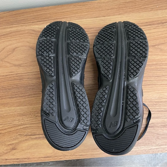 New Balance Men's sneaker cushioning comfort  Mw411 Bk2 size 9.5 - Picture 6 of 6